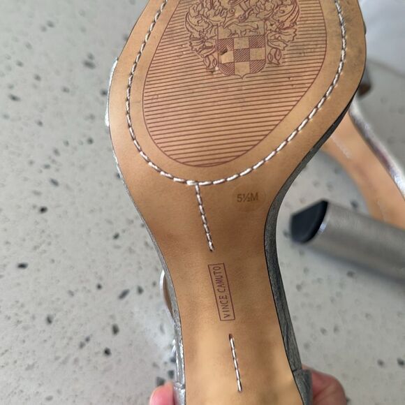 Vince Camuto MAIRANA Leather Metallic Silver Block Heel Sandals Shoes Size 5.5M - Picture 9 of 12